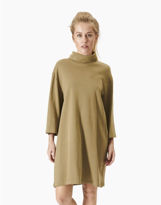 Trendy woman brown cloth